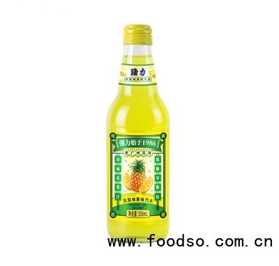 強(qiáng)力1986老廣州果味汽水鳳梨味碳酸飲料老汽水招商商超貨源358ml